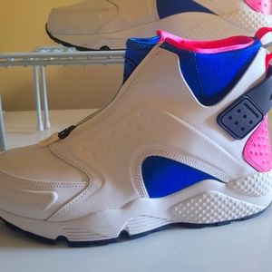 Nike Air Huarache sneaker boots